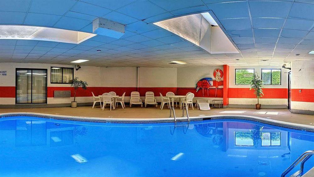 Days Inn & Suites By Wyndham Madison Heights Mi Zewnętrze zdjęcie