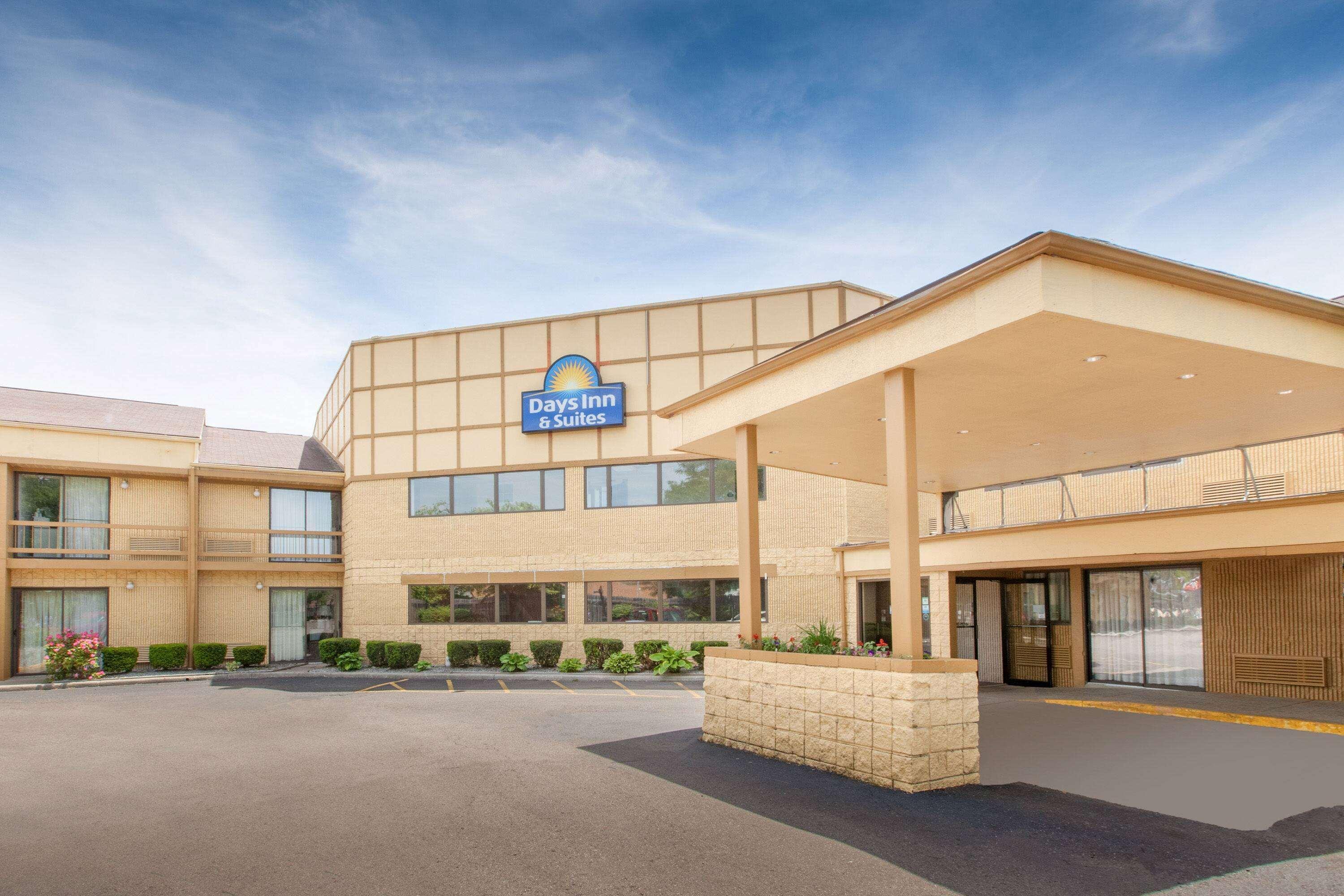 Days Inn & Suites By Wyndham Madison Heights Mi Zewnętrze zdjęcie