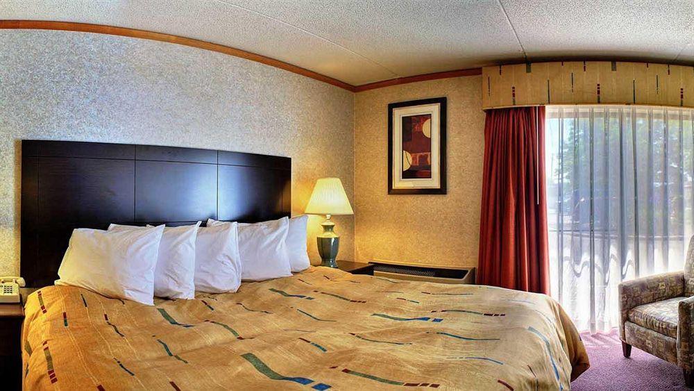 Days Inn & Suites By Wyndham Madison Heights Mi Zewnętrze zdjęcie