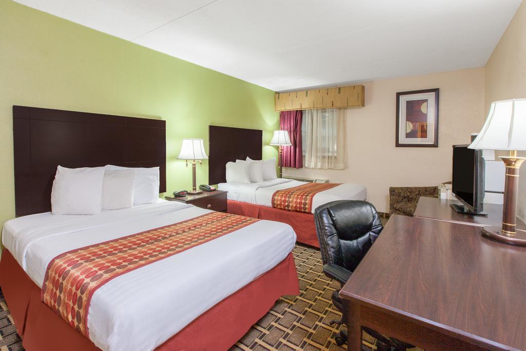 Days Inn & Suites By Wyndham Madison Heights Mi Zewnętrze zdjęcie