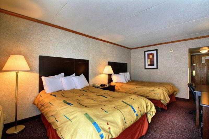 Days Inn & Suites By Wyndham Madison Heights Mi Zewnętrze zdjęcie